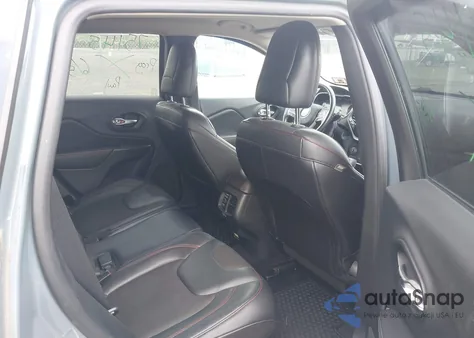 2015 Jeep Cherokee Trailhawk from USA, damaged, VIN 1C4PJMBB0FW528421